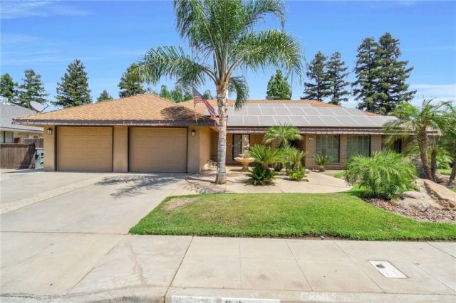 493 Timmy Avenue, Clovis, CA 93612