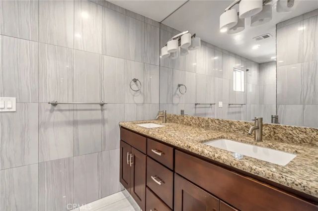 493 Timmy Avenue, Clovis, CA 93612