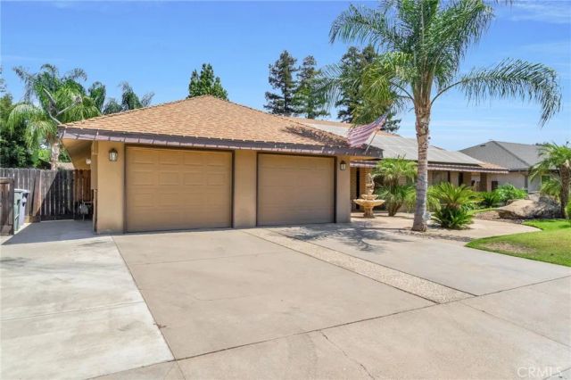 493 Timmy Avenue, Clovis, CA 93612