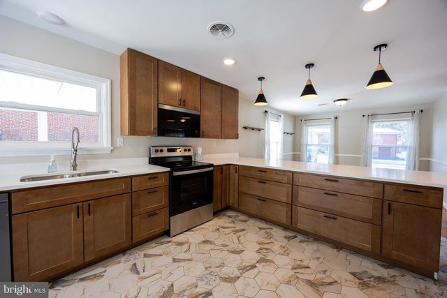 203 N ROSEMONT AVE, Martinsburg, WV 25401