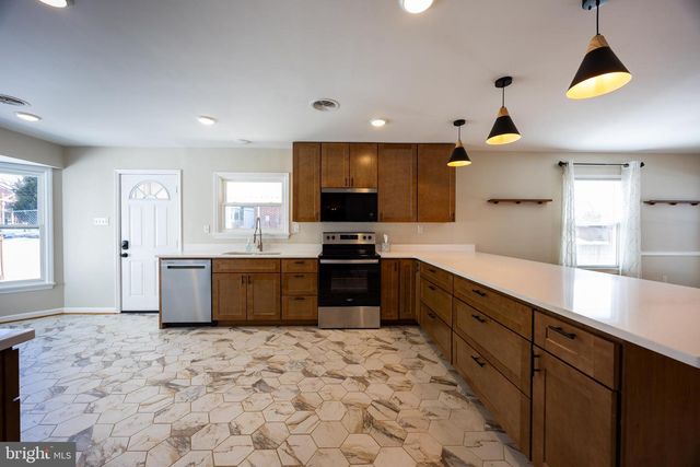 203 N ROSEMONT AVE, Martinsburg, WV 25401