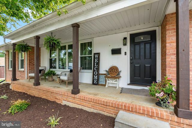 203 N ROSEMONT AVE, Martinsburg, WV 25401