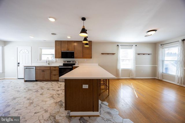 203 N ROSEMONT AVE, Martinsburg, WV 25401