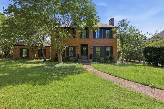63 Valley Estates Court, Little Rock, AR 72212