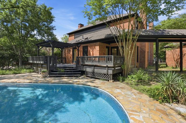 63 Valley Estates Court, Little Rock, AR 72212