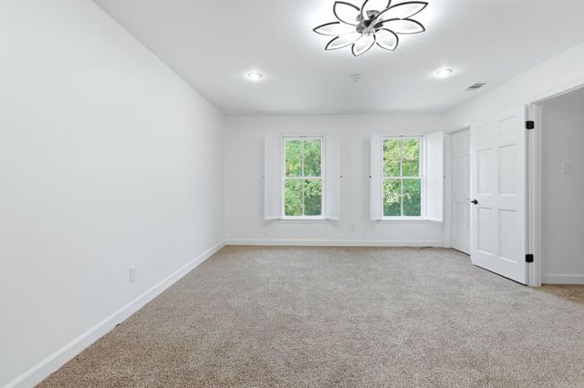 63 Valley Estates Court, Little Rock, AR 72212