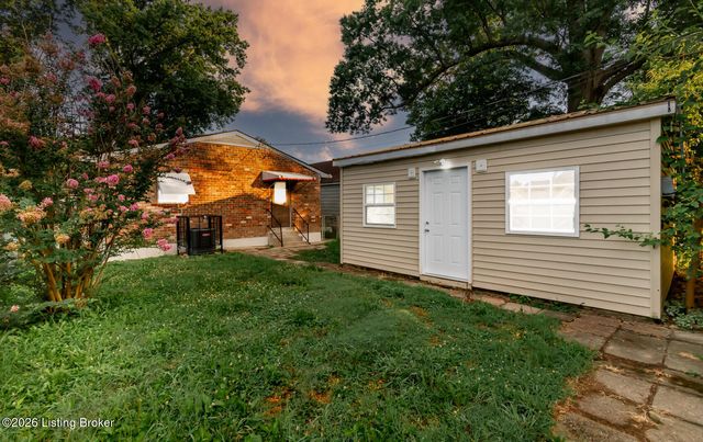 3775 Wheeler Ave, Louisville, KY 40215