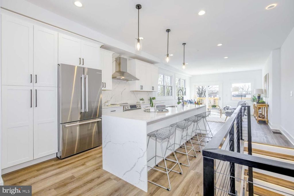 424 TAYLOR ST NW #B, Washington, DC 20011