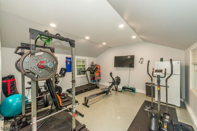 33 Yantecaw Ave, Bloomfield Twp., NJ 07003