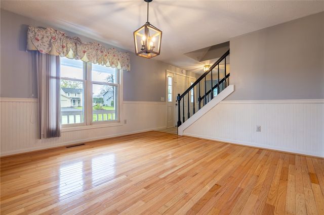 59 Emjay Lane, Greece, NY 14612
