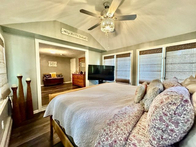 150 Podunk Rd, Sturbridge, MA 01566