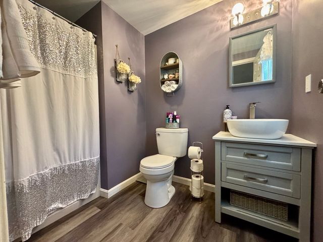 150 Podunk Rd, Sturbridge, MA 01566