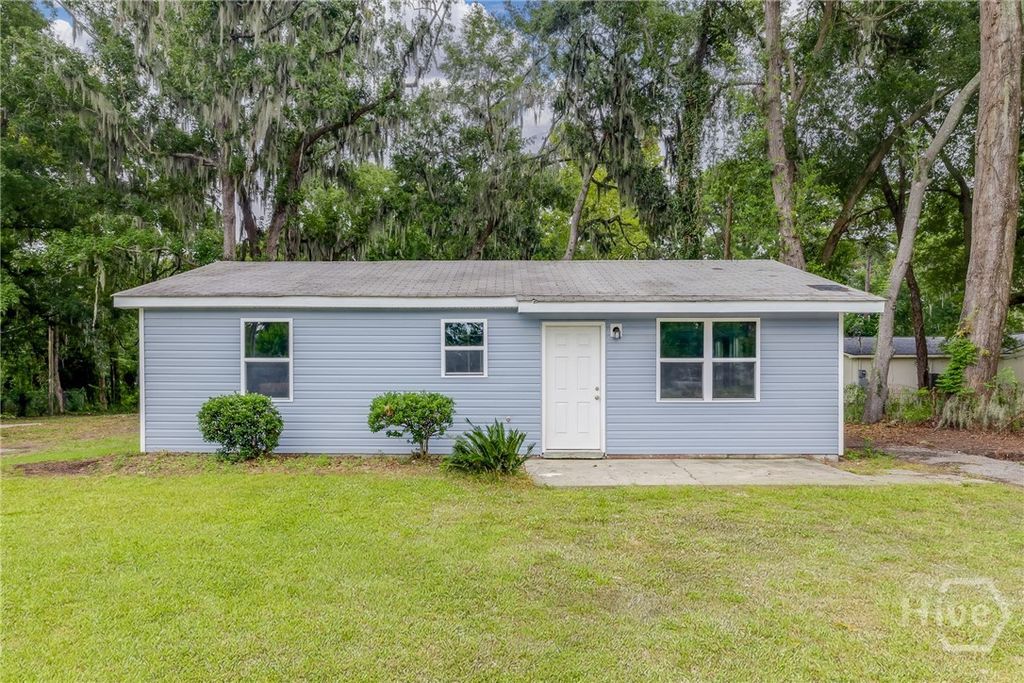 506 E Montgomery Cross Road, Savannah, GA 31406