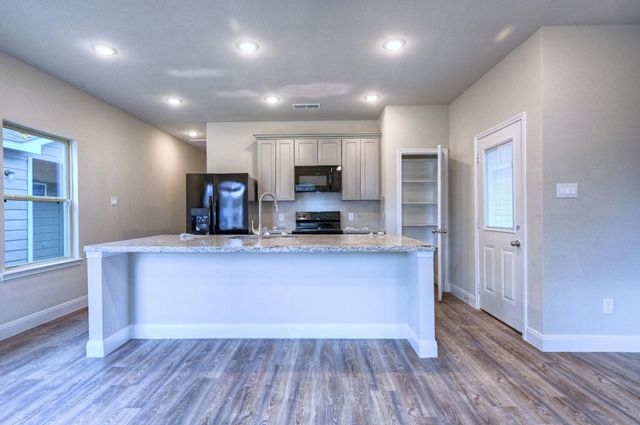 9173 Inwood, Willis, TX 77318