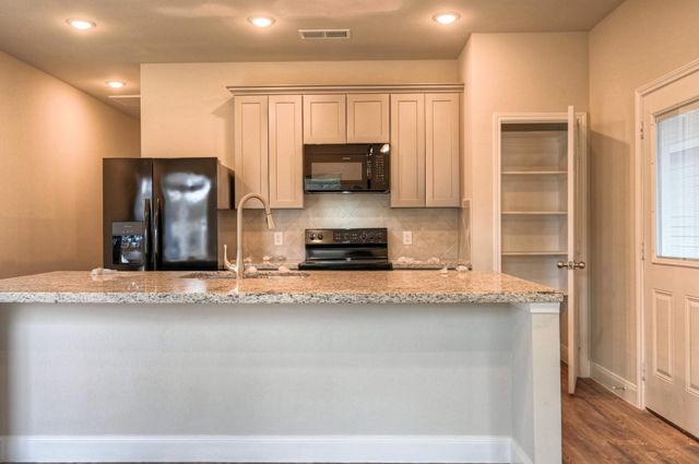 9173 Inwood, Willis, TX 77318