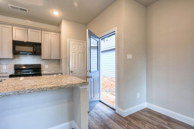 9173 Inwood, Willis, TX 77318