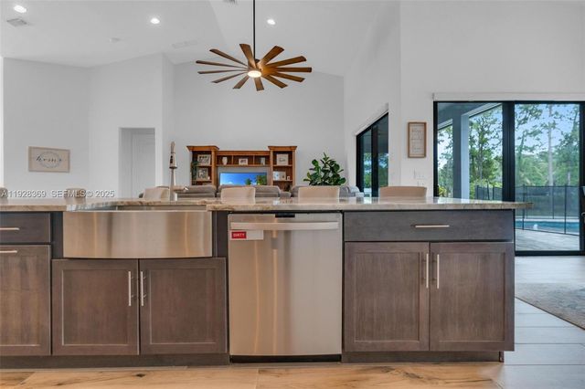 17924 N 68th St N, Loxahatchee, FL 33470