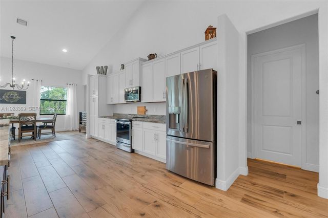 17924 N 68th St N, Loxahatchee, FL 33470