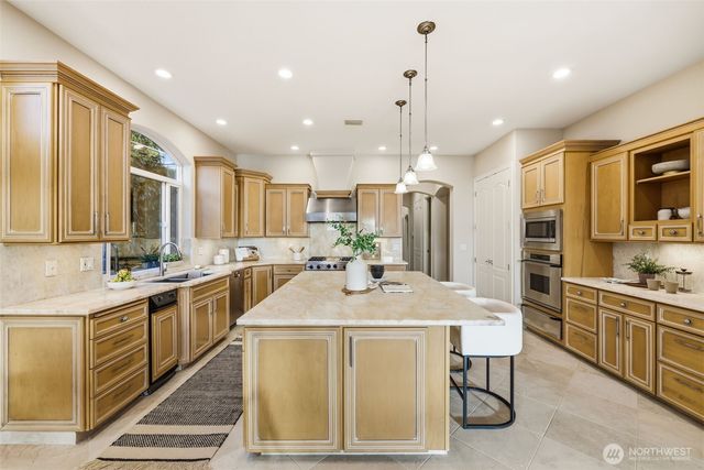 3340 Shorecliff Drive NE, Tacoma, WA 98422