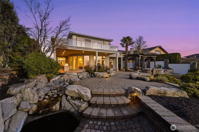 3340 Shorecliff Drive NE, Tacoma, WA 98422