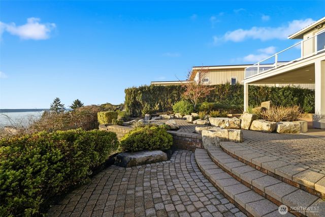 3340 Shorecliff Drive NE, Tacoma, WA 98422