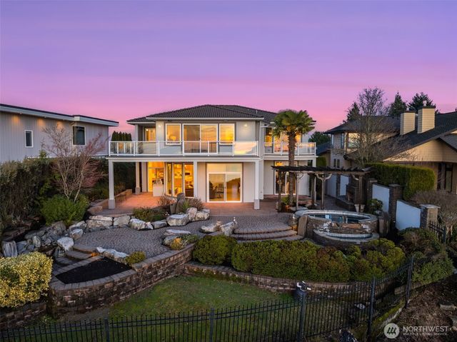 3340 Shorecliff Drive NE, Tacoma, WA 98422