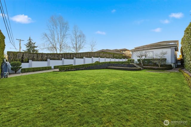 3340 Shorecliff Drive NE, Tacoma, WA 98422