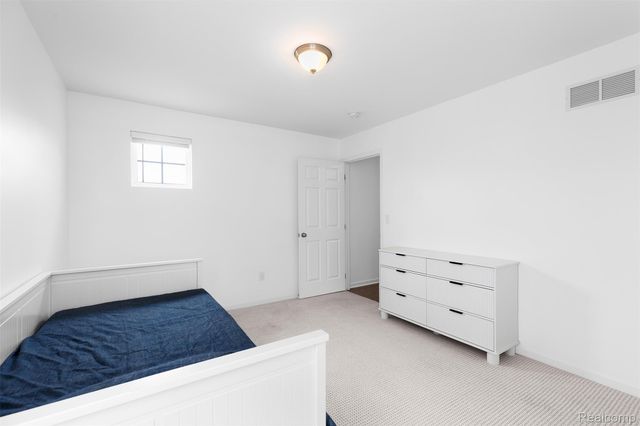 21422 Navarra Drive, Lyon Charter Township, MI 48178