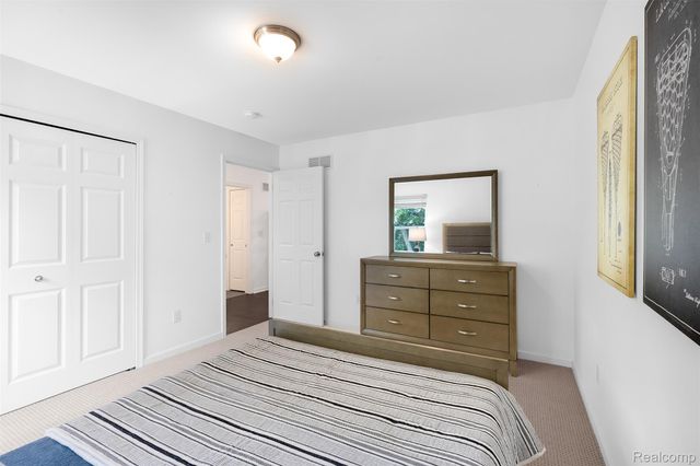 21422 Navarra Drive, Lyon Charter Township, MI 48178