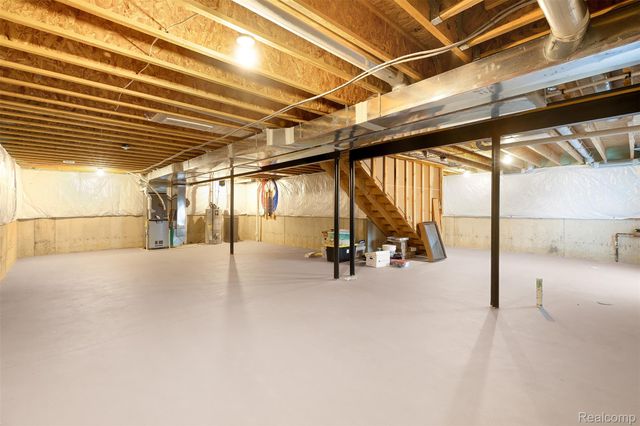 21422 Navarra Drive, Lyon Charter Township, MI 48178