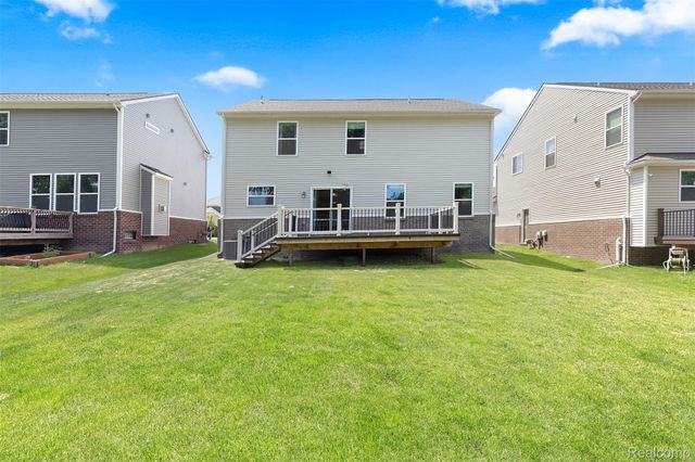 21422 Navarra Drive, Lyon Charter Township, MI 48178