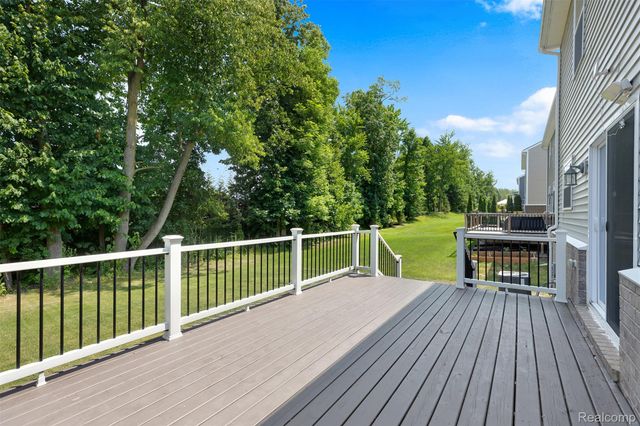 21422 Navarra Drive, Lyon Charter Township, MI 48178