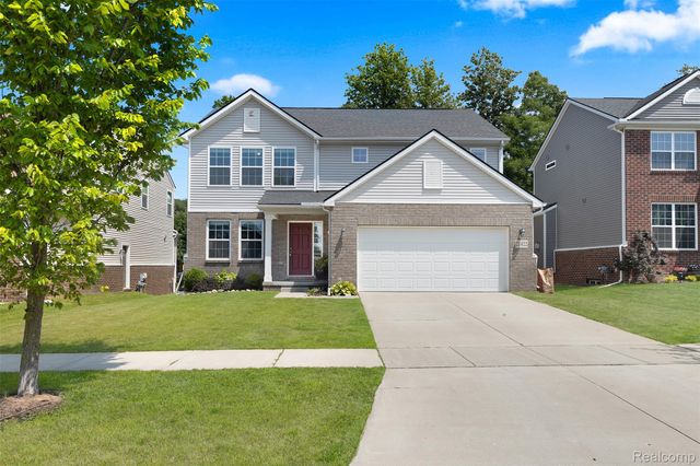 21422 Navarra Drive, Lyon Charter Township, MI 48178