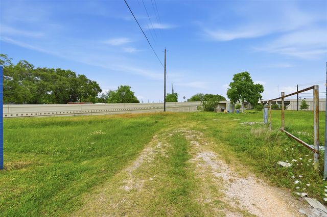 1100 Avenue H, Rosenberg, TX 77471