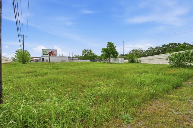 1100 Avenue H, Rosenberg, TX 77471