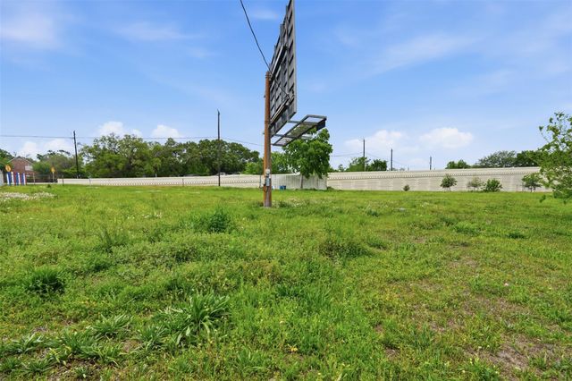 1100 Avenue H, Rosenberg, TX 77471