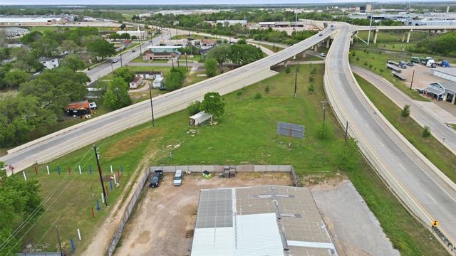 1100 Avenue H, Rosenberg, TX 77471