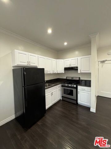 334 N Heliotrope Drive 309, Los Angeles, CA 90004