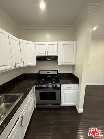 334 N Heliotrope Drive 309, Los Angeles, CA 90004