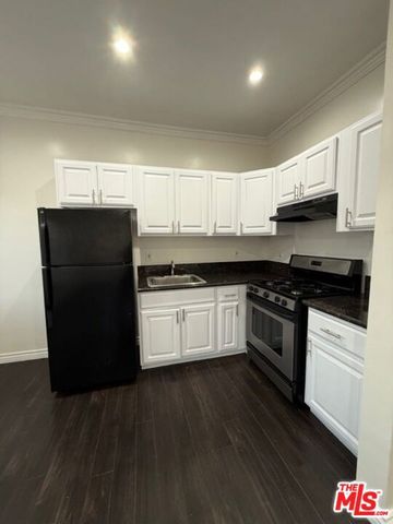 334 N Heliotrope Drive 309, Los Angeles, CA 90004