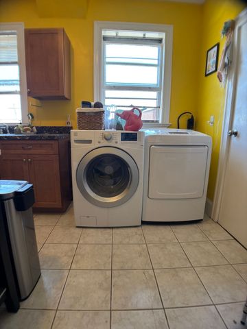 77 Bigelow Avenue 2, Watertown, MA 02472