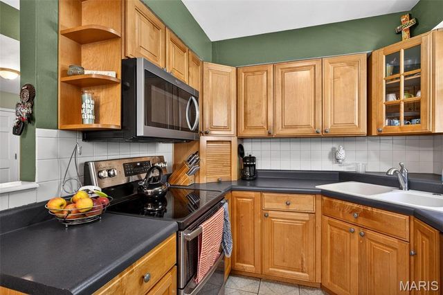 41 Spring Wood Drive, St Peters, MO 63376