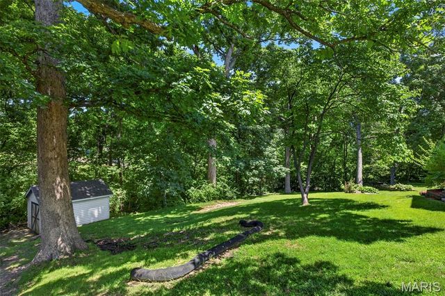 41 Spring Wood Drive, St Peters, MO 63376