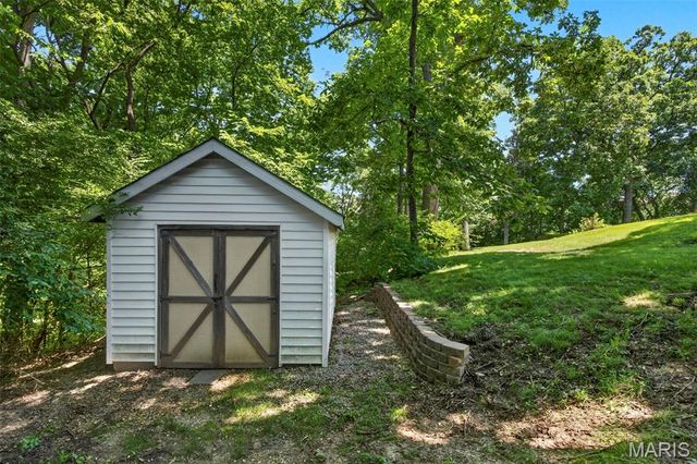 41 Spring Wood Drive, St Peters, MO 63376