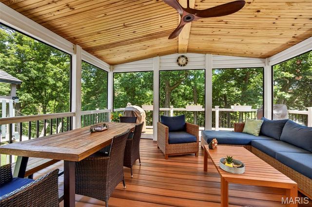 41 Spring Wood Drive, St Peters, MO 63376