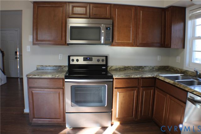 2929 South Ridge Dr, Midlothian, VA 23112