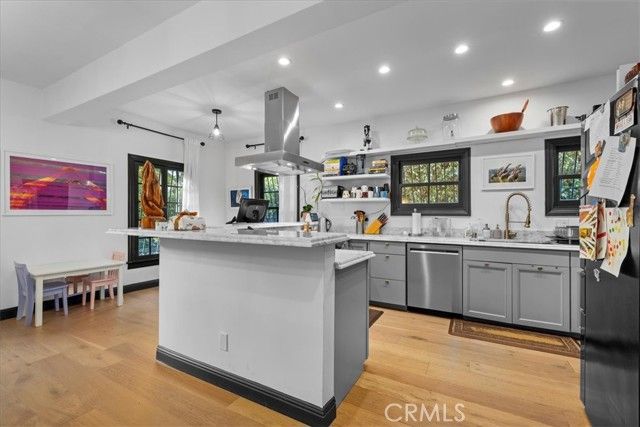 1116 S Highland Avenue, Los Angeles, CA 90019