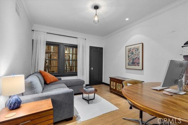 1116 S Highland Avenue, Los Angeles, CA 90019