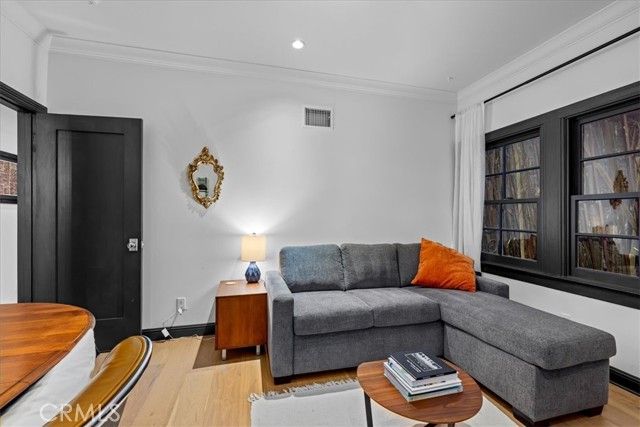 1116 S Highland Avenue, Los Angeles, CA 90019