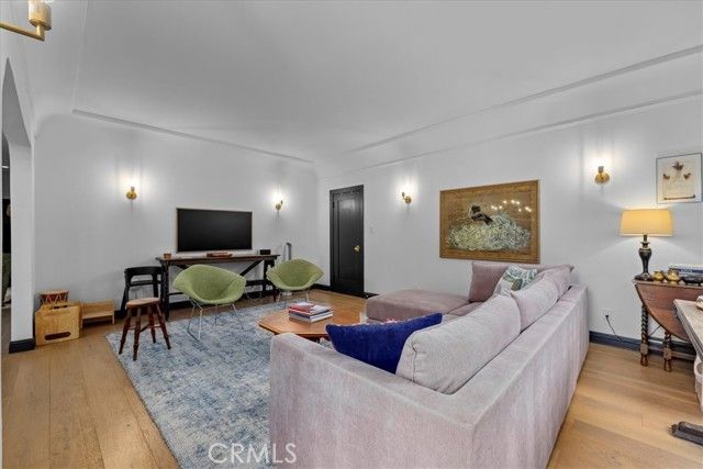 1116 S Highland Avenue, Los Angeles, CA 90019